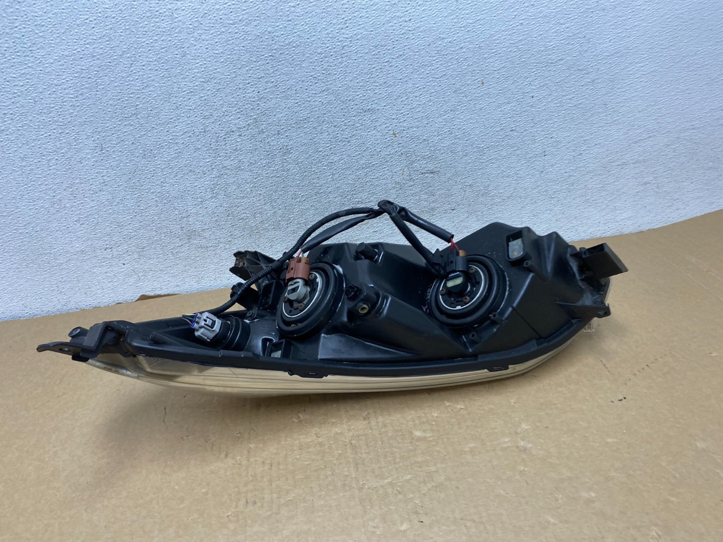 2009 to 2014 Toyota Matrix Right Passenger RH Side Halogen Headlight AF7321 DW5