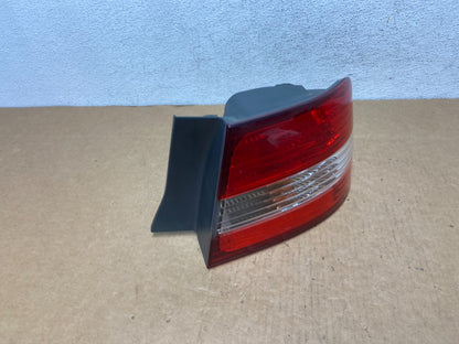 2000 2001 Lexus ES300 Outer Right Passenger RH Side Tail Light AD4613 DW2