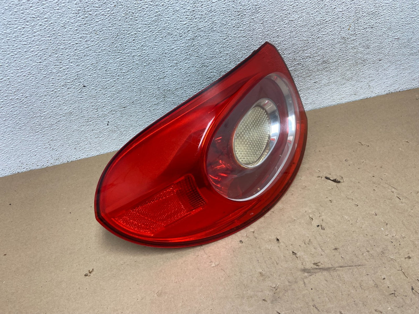 2009 to 2011 Volkswagen Tiguan Driver Left Side Tail Light AG41092