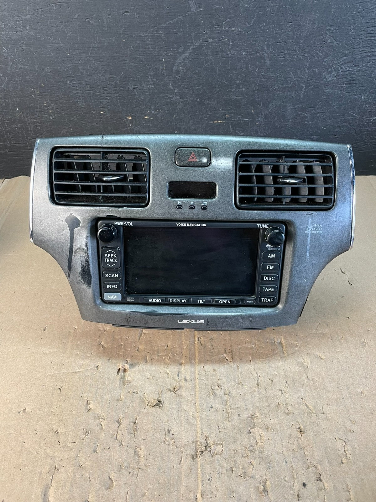 2002 to 2003 Lexus ES330 Es300 Radio Screen Receiver CD Air Vent AD5985 DG0