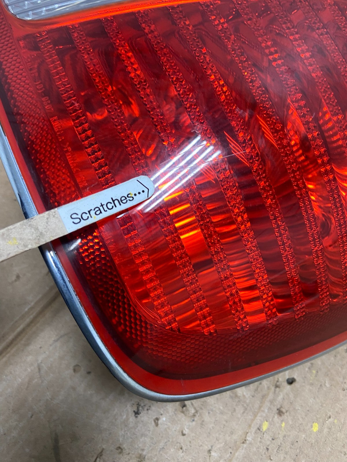 2004 to 2005 Hyundai XG350 Passenger Right Side Tail Light AA1510 PS3