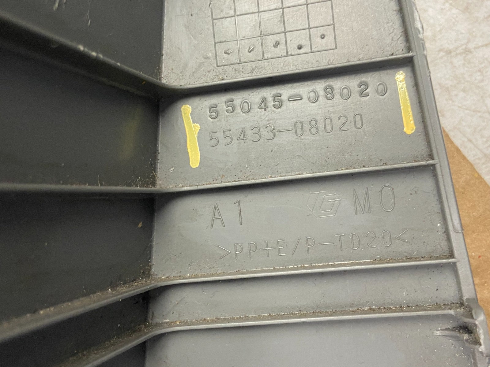 2011-2014 Toyota Sienna Front Right Passenger Storage Glove Box AF6333 DG9