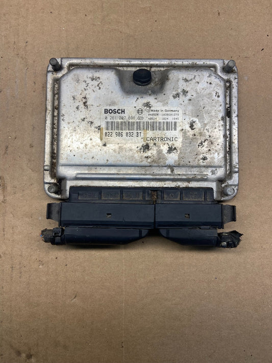2003 2004 Porsche Cayenne Engine Computer Module ECM ECU AF9245 DG0