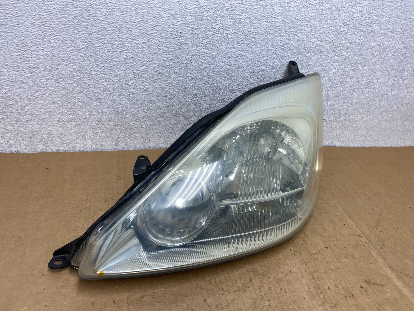 2004-2005 Toyota Sienna Left Driver LH Side Halogen Headlight AD1325 DW2