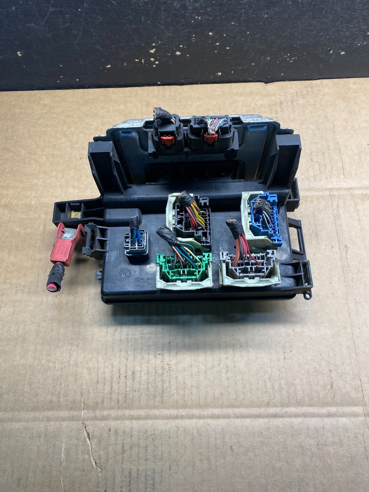2005 2006 Dodge Magnum Engine Fuse Box p05087166ai AB3951DG0