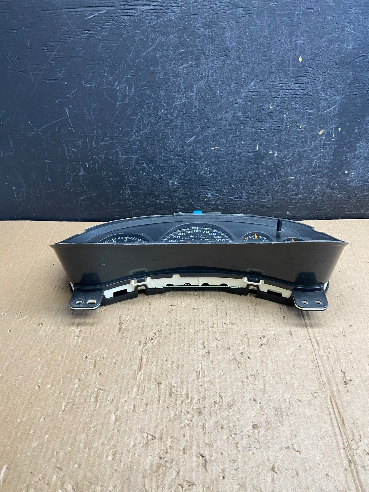 2002 to 2005 Chevrolet Trailblazer Envoy Cluster Gauge Speedometer AE4311 DG5