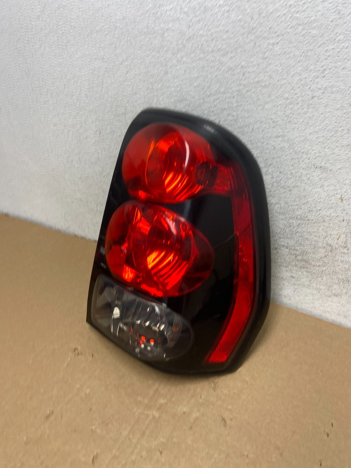 2002 to 2009 Chevrolet Trailblazer Right Passenger Rh Tail Light AF7298 DW1