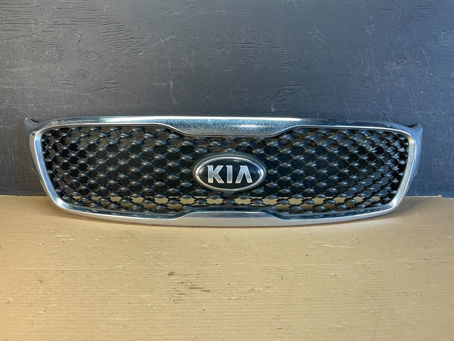 2016 to 2018 Kia Sorento Front Upper Grill Grille AF3476 DW0