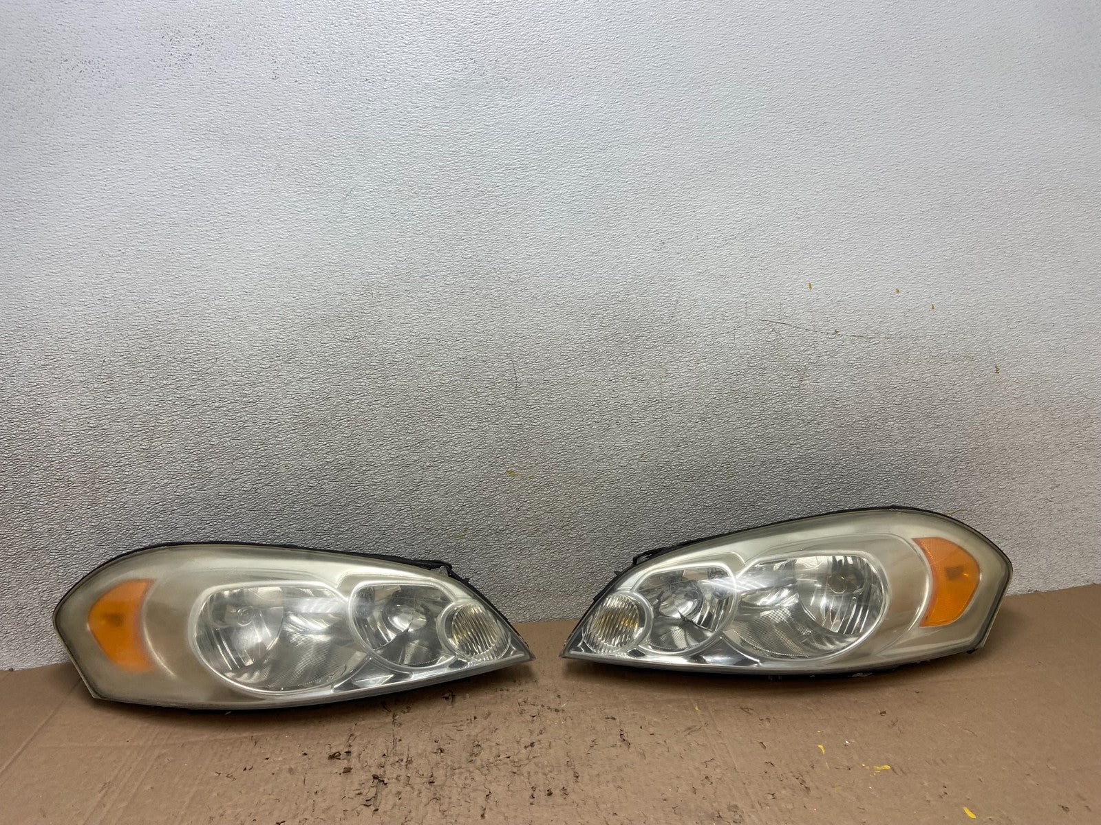 2006 - 2013 Chevrolet Impala Left+Right Set Headlights Halogen Y0525 DW0