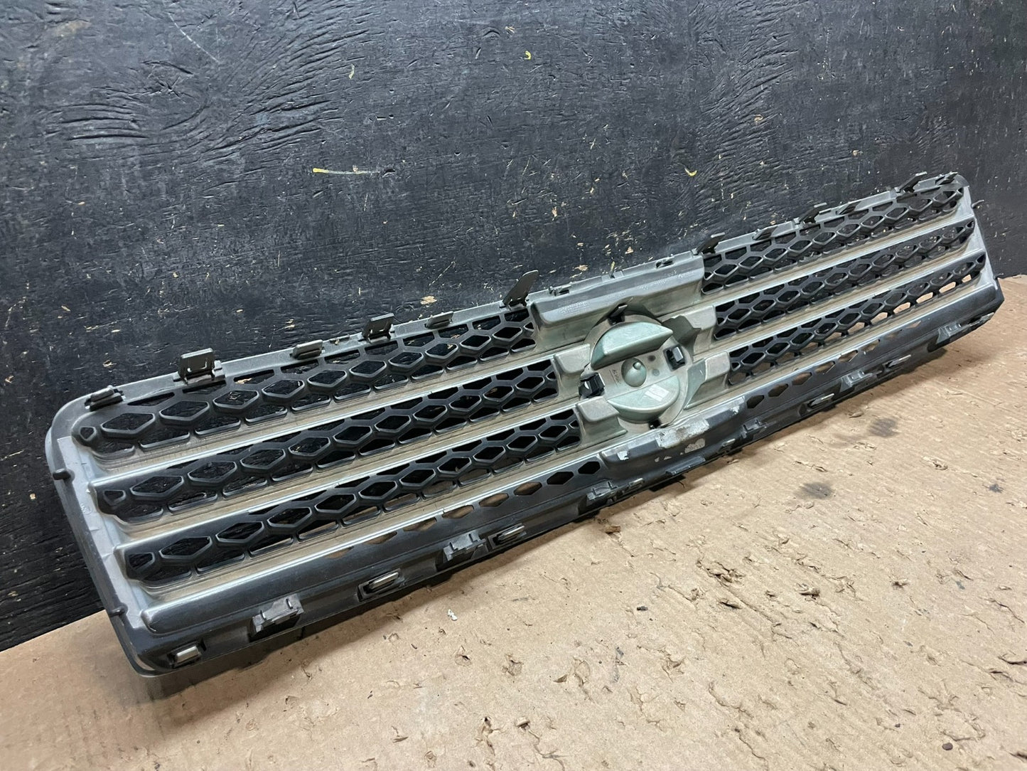 2009 to 2011 Nissan Maxima Front Upper Grill Grille 62070-9N00A Z5696 DG6