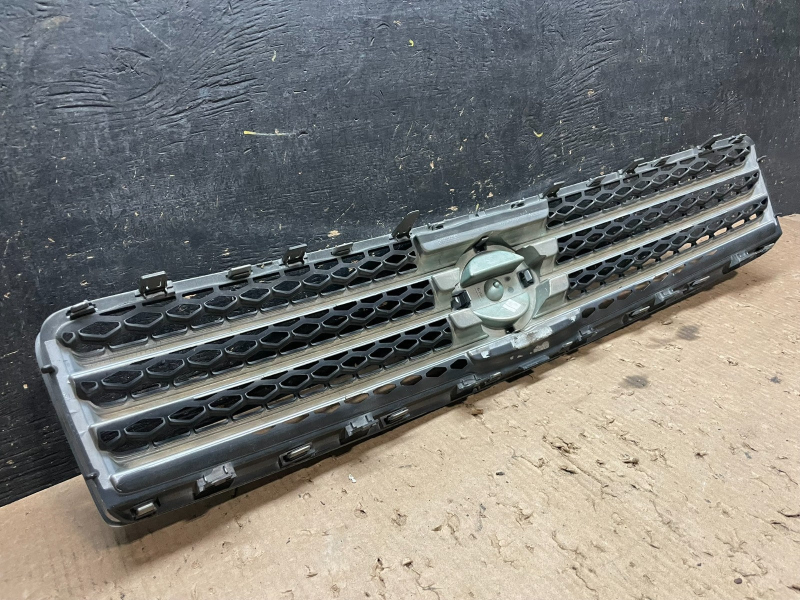 2009 to 2011 Nissan Maxima Front Upper Grill Grille 62070-9N00A Z5696 DG6