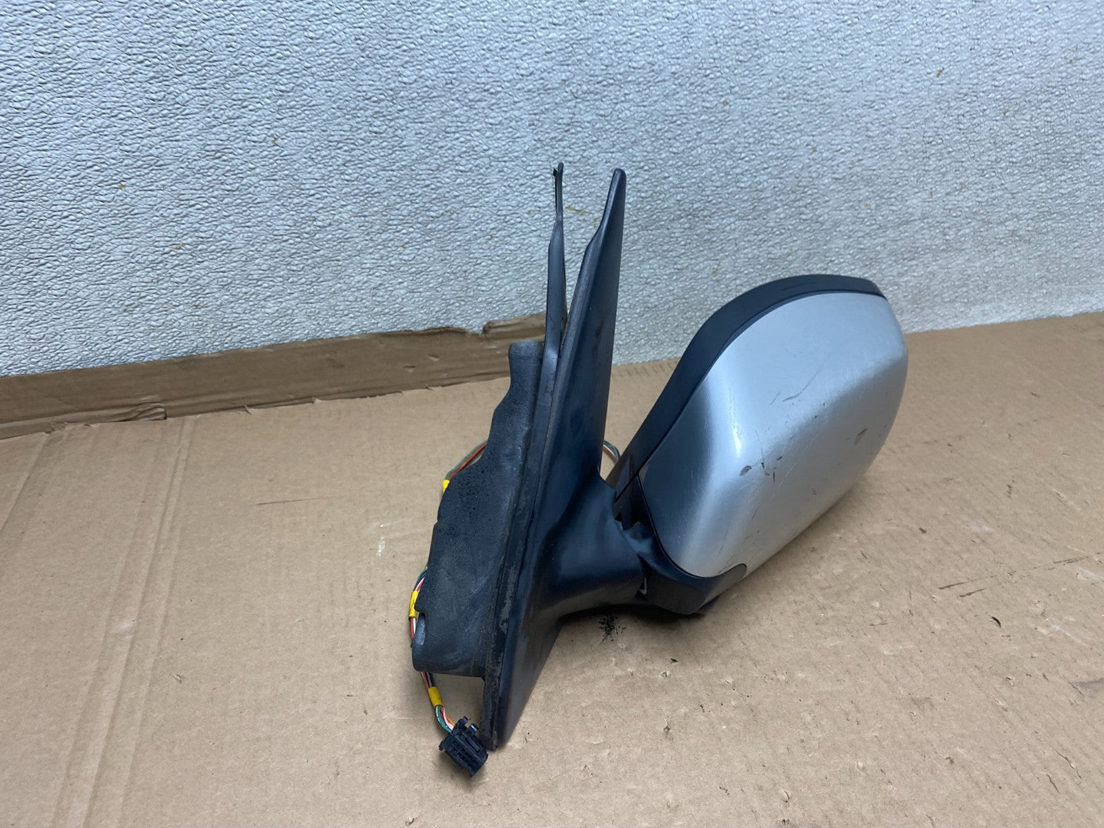 2001 - 2003 BMW 5-Series 525i 530i Left Driver Door View Mirror U8414 DG2