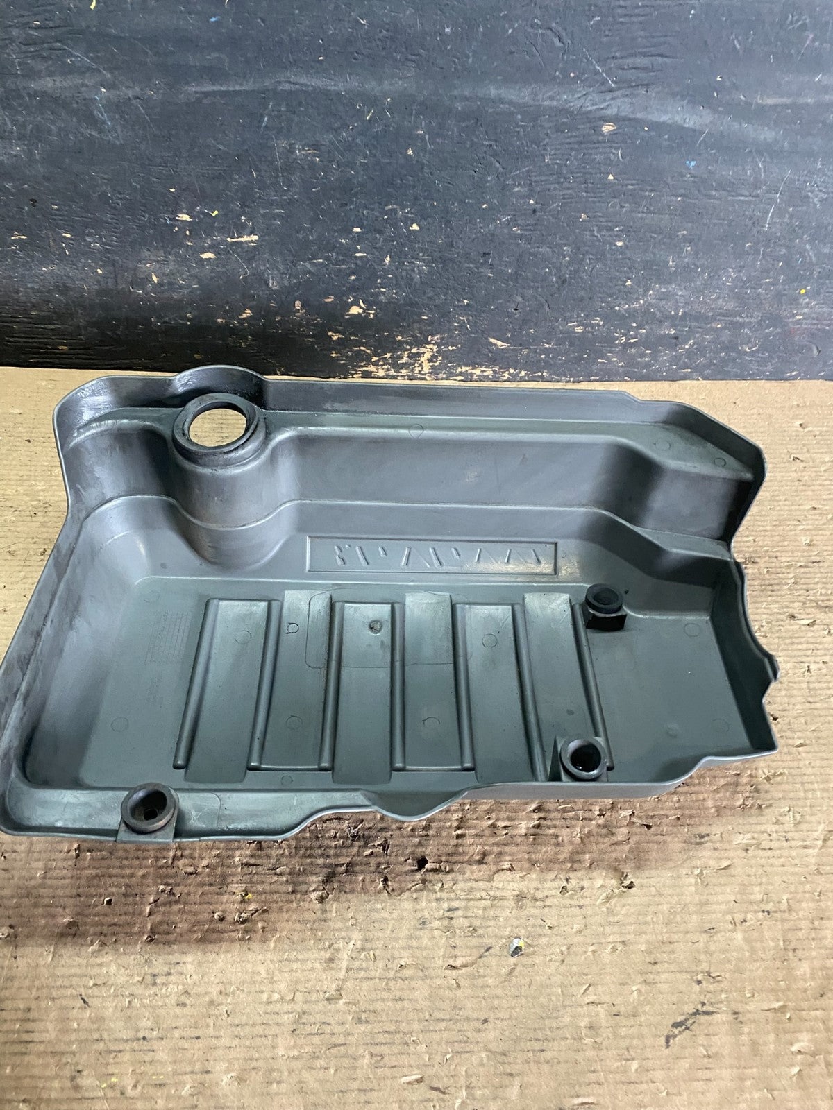 2007 to 2008 GMC Acadia 3.6L VVT Engine Cover Shield OEM S3649 DG4