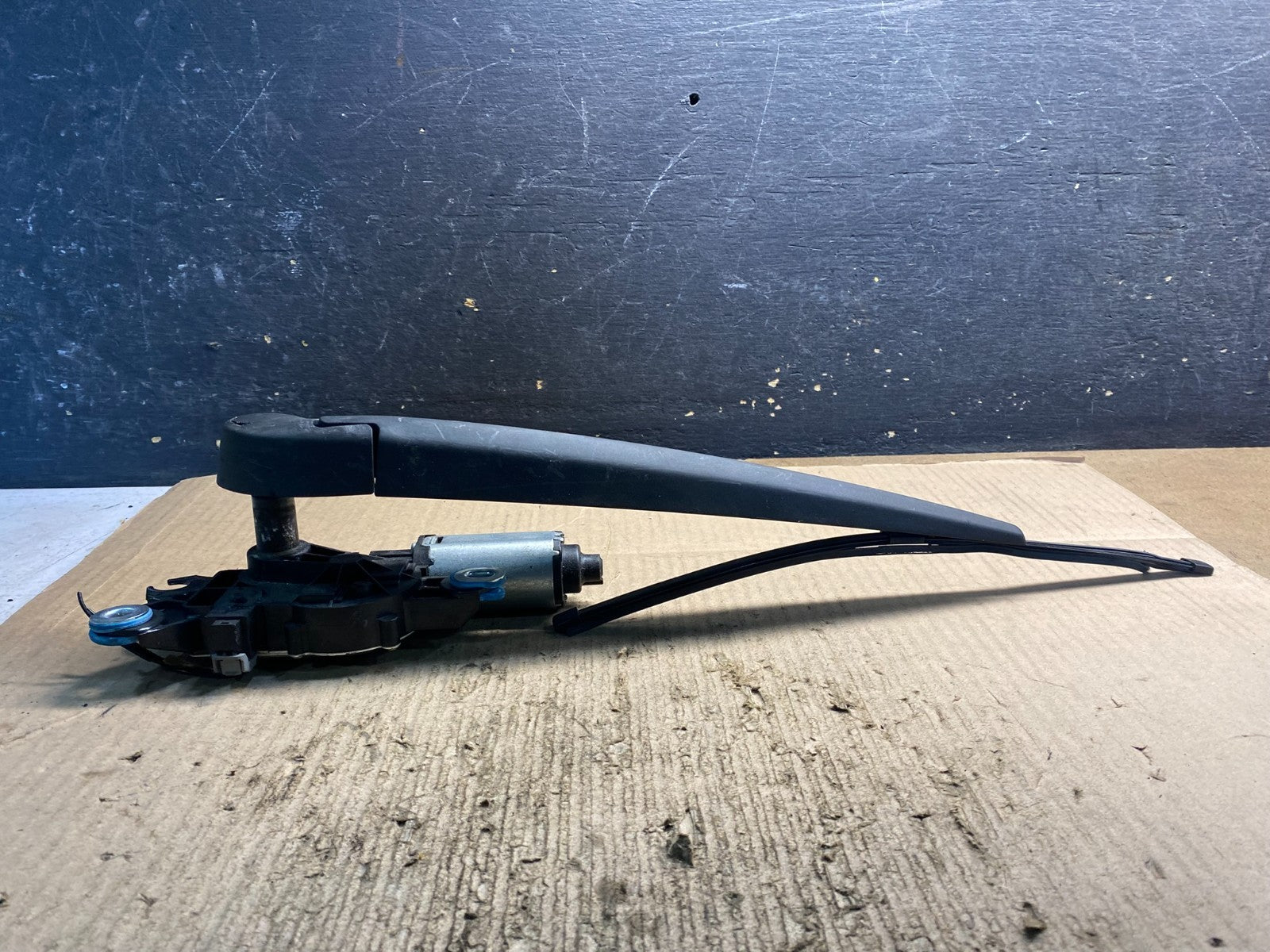 2008-2016 Volvo V70 XC60 XC70 Tailgate Back Door Rear Wiper Motor Wiper z2482 DG2
