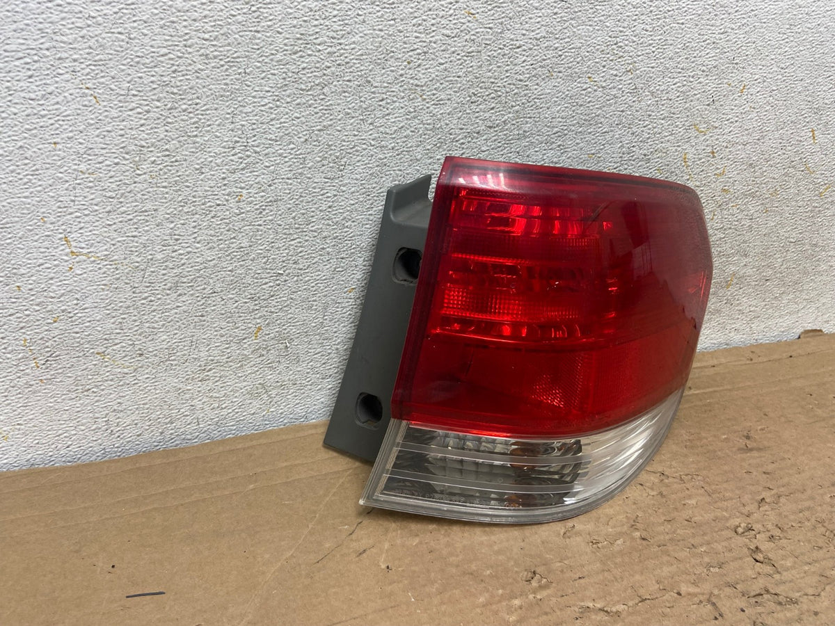 2008 2009 2010 Honda Odyssey Right Passenger Side Tail Light AH9203 LK1