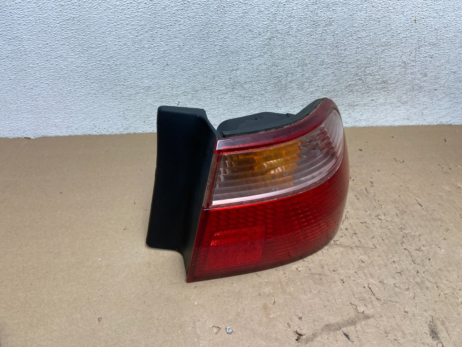 1998 to 2000 Honda Accord Sedan Tail light Right Passenger Side AG4387 PS2