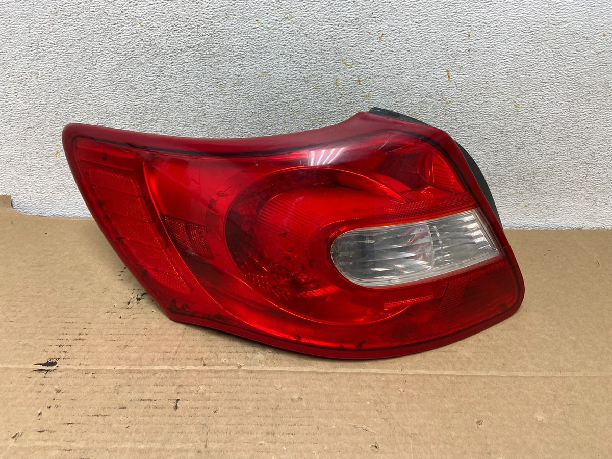 2010 to 2013 Suzuki Kizashi Left Driver LH Side Tail Light AH7868 DG0