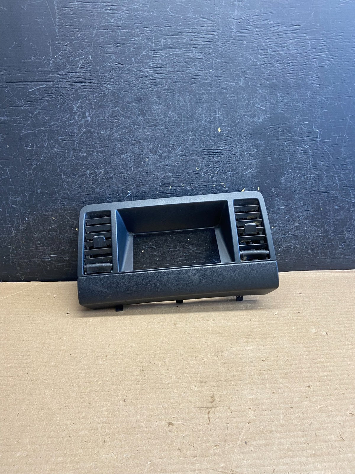 2003-2007 Nissan Murano Radio Center Console Display Bezel Air Vent OE ah1583 DG0