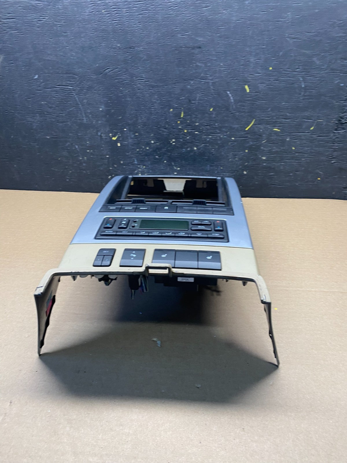 2006 - 2010 Ford Explorer Radio Heater Climate A/C Control Bezel Trim S2548 DG3