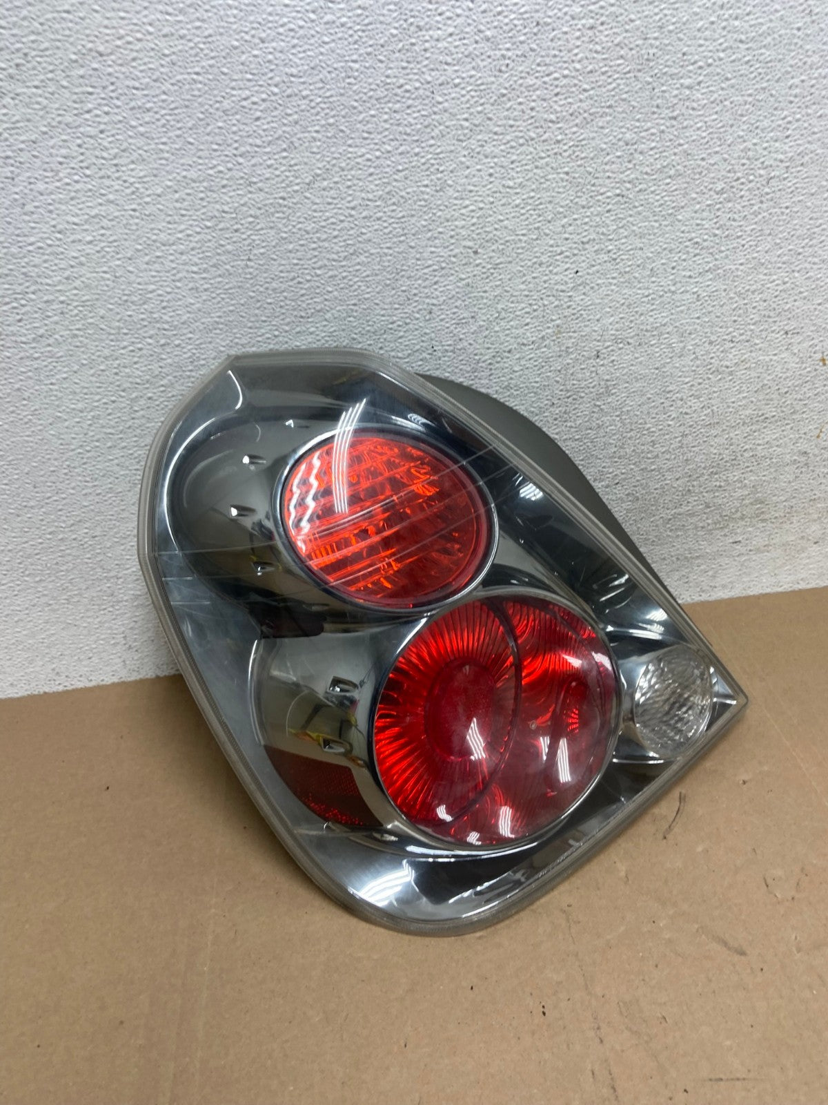 2005 to 2006 Nissan Altima Left Driver Side Tail Light AE6650 LK2