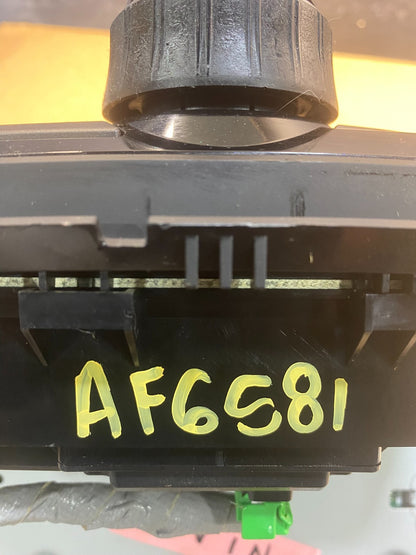 2011 to 2013 Honda Odyssey Radio AM/FM Control Panel AF6581 DG7