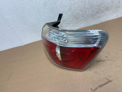 2007 to 2012 GMC Acadia Halogen Tail Light Right Passenger RH Side AG3384 LK1