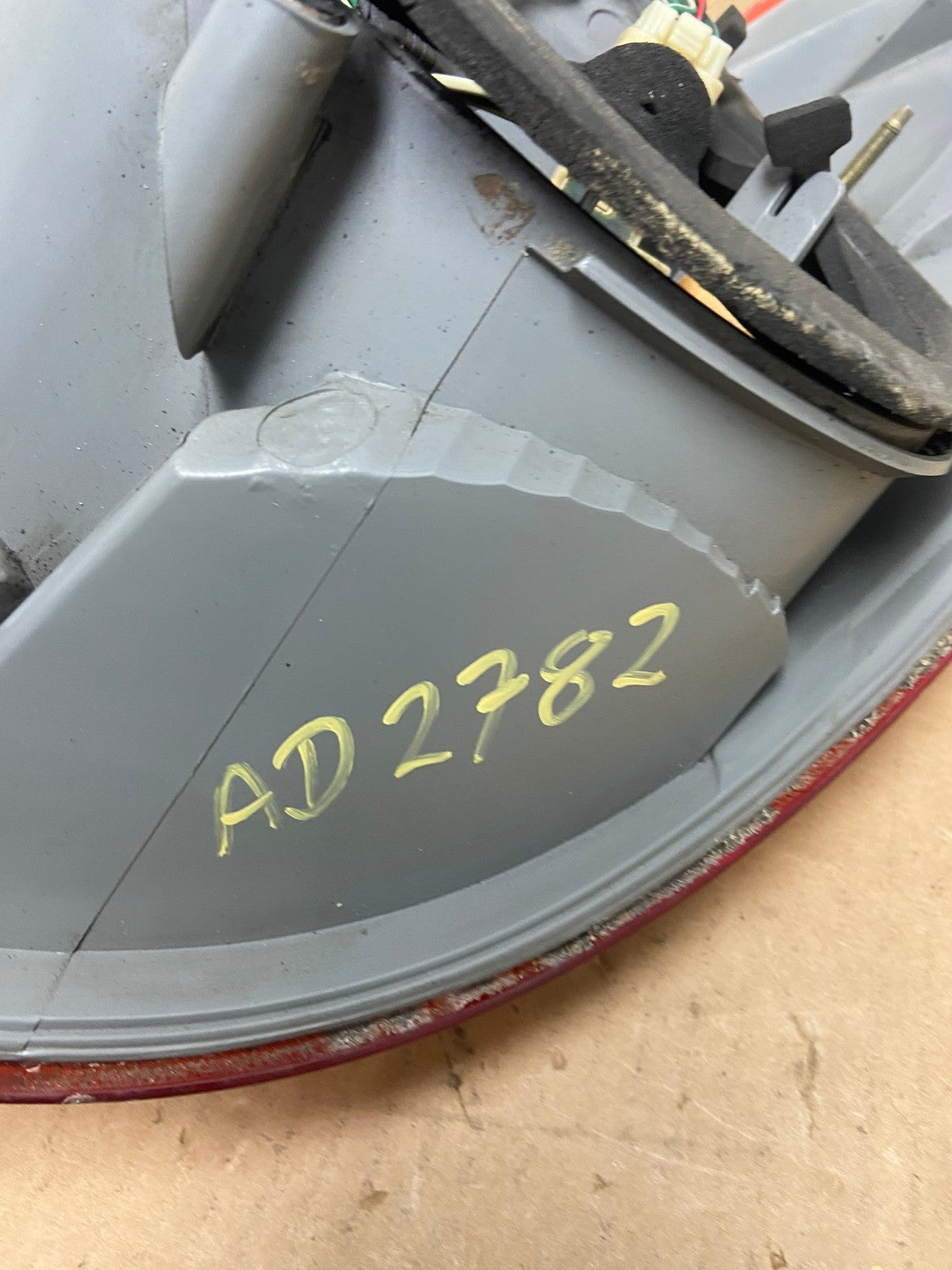 2003-2004 Toyota Matrix Left Driver LH Side Tail Light AD2782 LK7