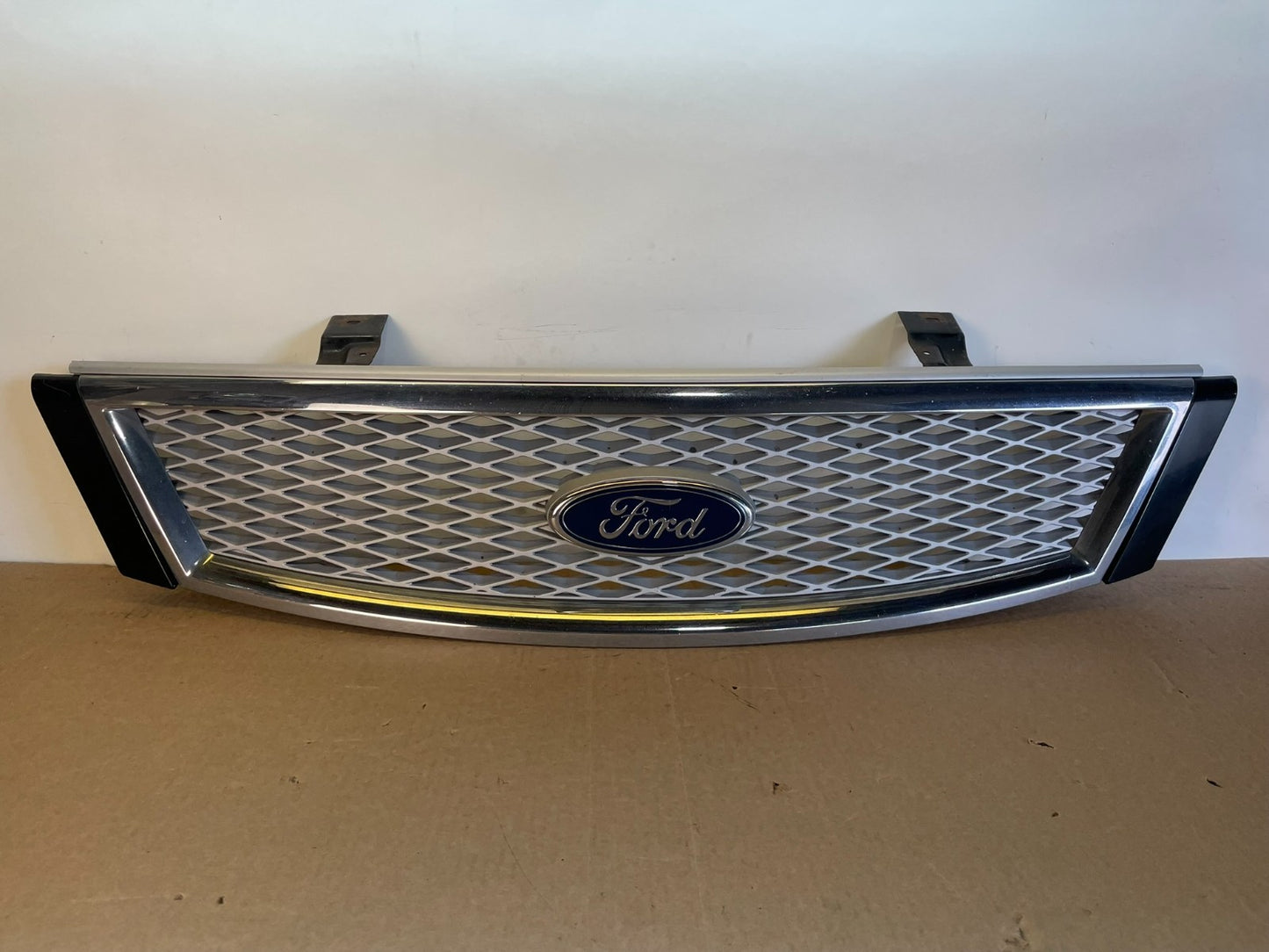 2005 2006 2007 Ford Five Hundred Front Upper Grill Grille Logo Emblem ag9804 DG0