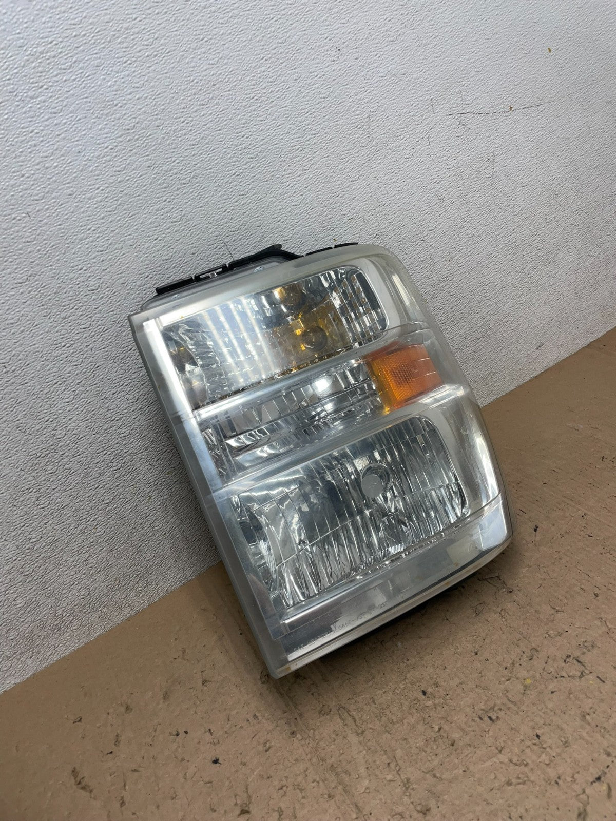 2008-2014 Ford Econoline E150 E250 E350 Left Driver LH Headlight OEM Q3833 DW2