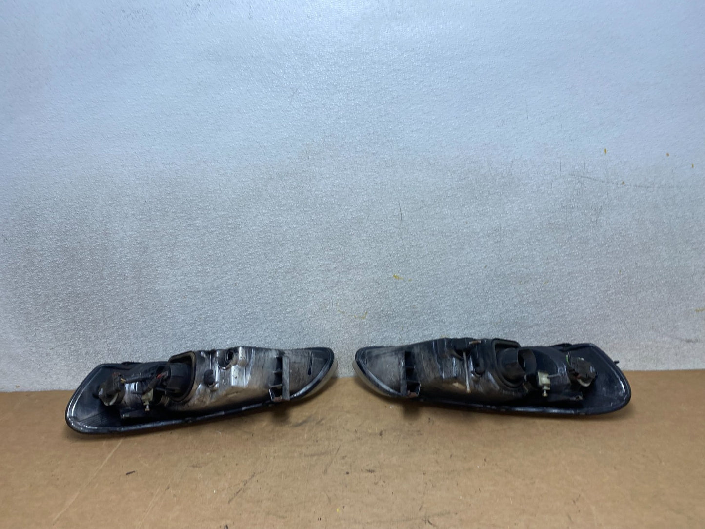 2001 to 2002 Chrysler Sebring Left+Right Side Headlights Oem X4860 DW12