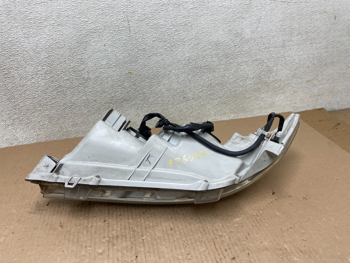 2007 - 2009 Toyota Camry Halogen Right Passenger Side Headlight AB6024 DW8