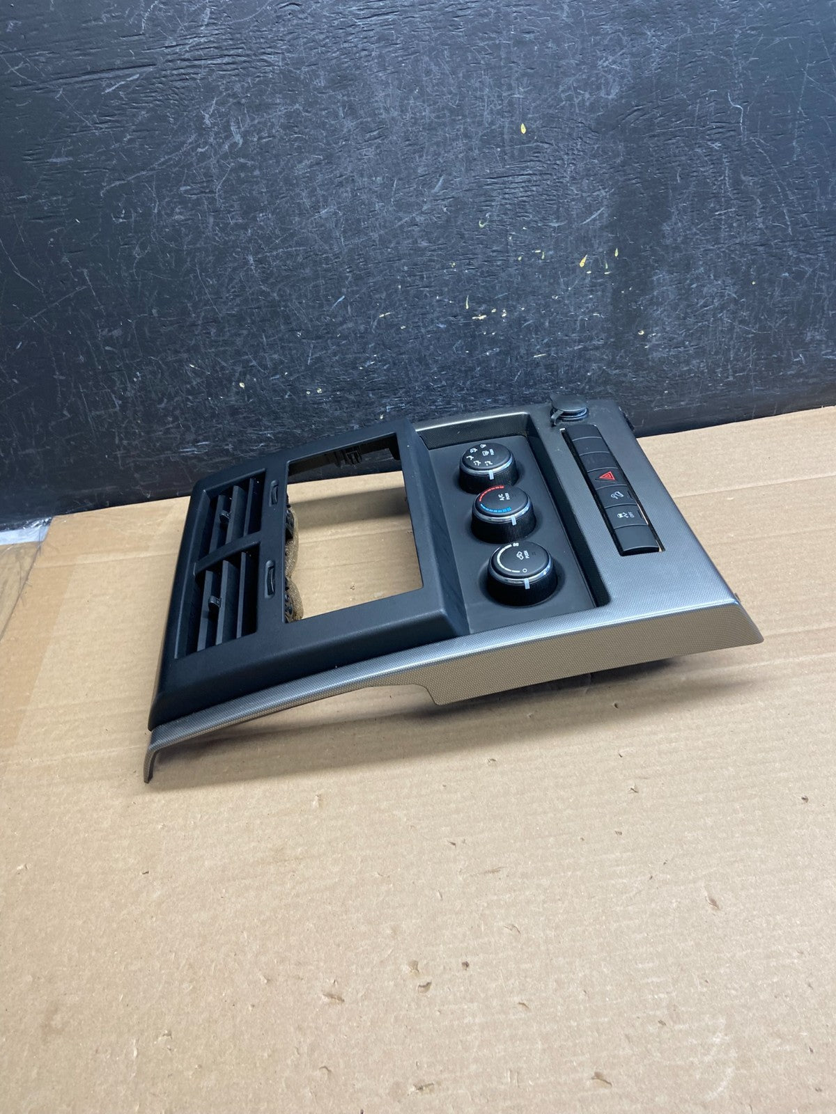 2008 to 2012 Jeep Liberty Dash Climate Temperature Control Radio Bezel AG5101 DG1