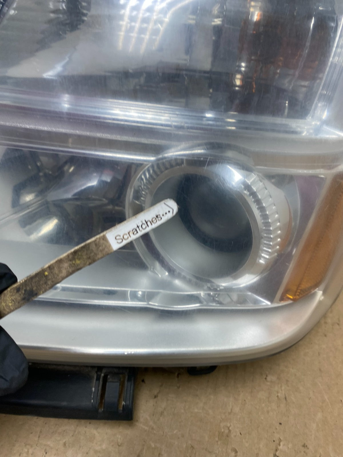 2010 to 2015 GMC Terrain Halogen Left Driver Lh Side Headlight AF9681 DW3