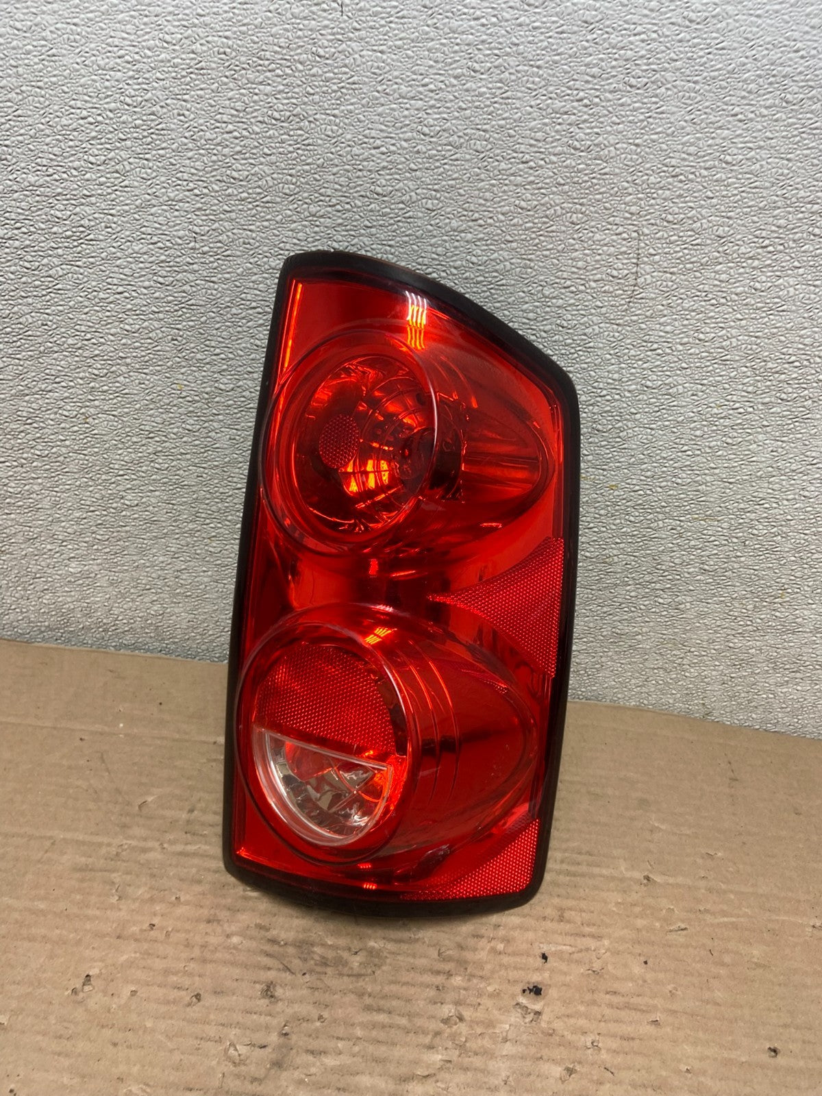 2007 - 2009 Dodge Ram 1500 2500 Right Passenger Rh Side Tail Light AA9355 LK0