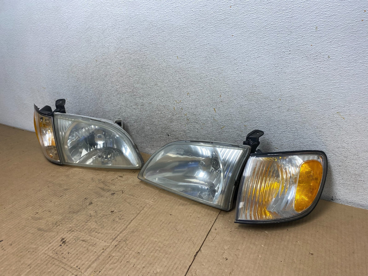 2001 2002 2003 Toyota Sienna Left+Right Side Set Headlights Halogen AI7932 DW1