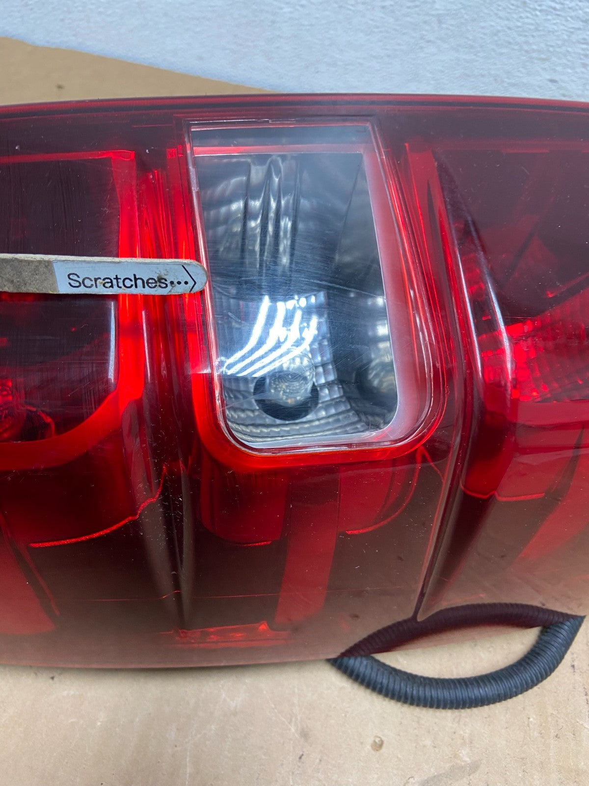 2008-2014 Chevrolet Tahoe Suburban Driver Lh Left Side Tail Light AC8501 DW3