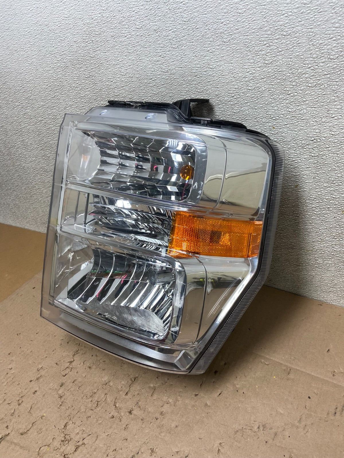 2008-2014 Ford Econoline E150 E250 E350 Left Driver LH Headlight OEM Z6411 DW1