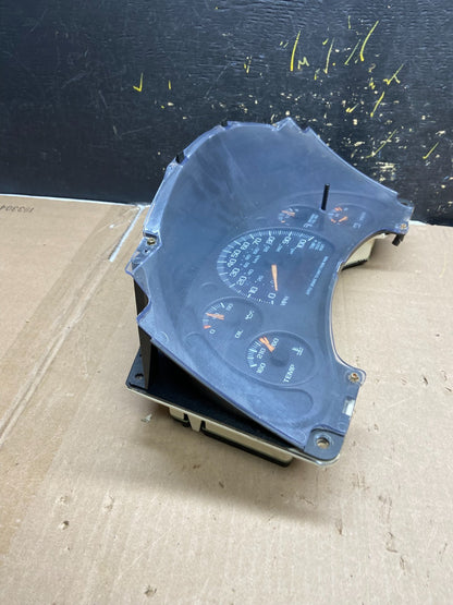 2001 to 2002 Chevrolet Express Speedometer Cluster Gauge OEM AB1925 DG1