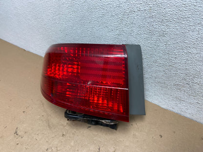 2005 Honda Accord Left Driver Lh Side Tail Light AG43601