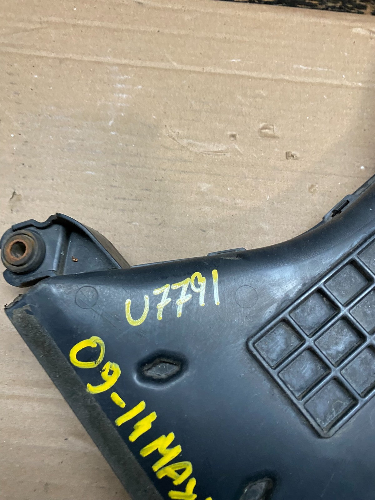 2009 to 2014 Nissan Maxima Upper Air Intake Duct u7791 DG9