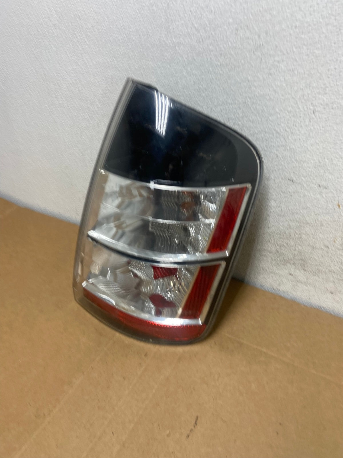 2004 - 2005 Toyota Prius Right Passenger Side Rh Tail Light AD5331 LK1