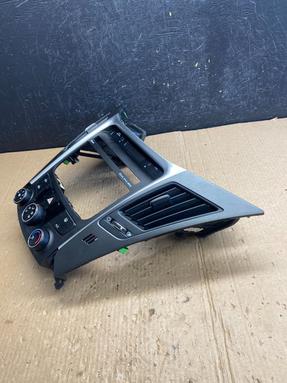 2011 - 2014 Hyundai Sonata Center Radio Climate Control Air Vent Bezel AE4098 DG2