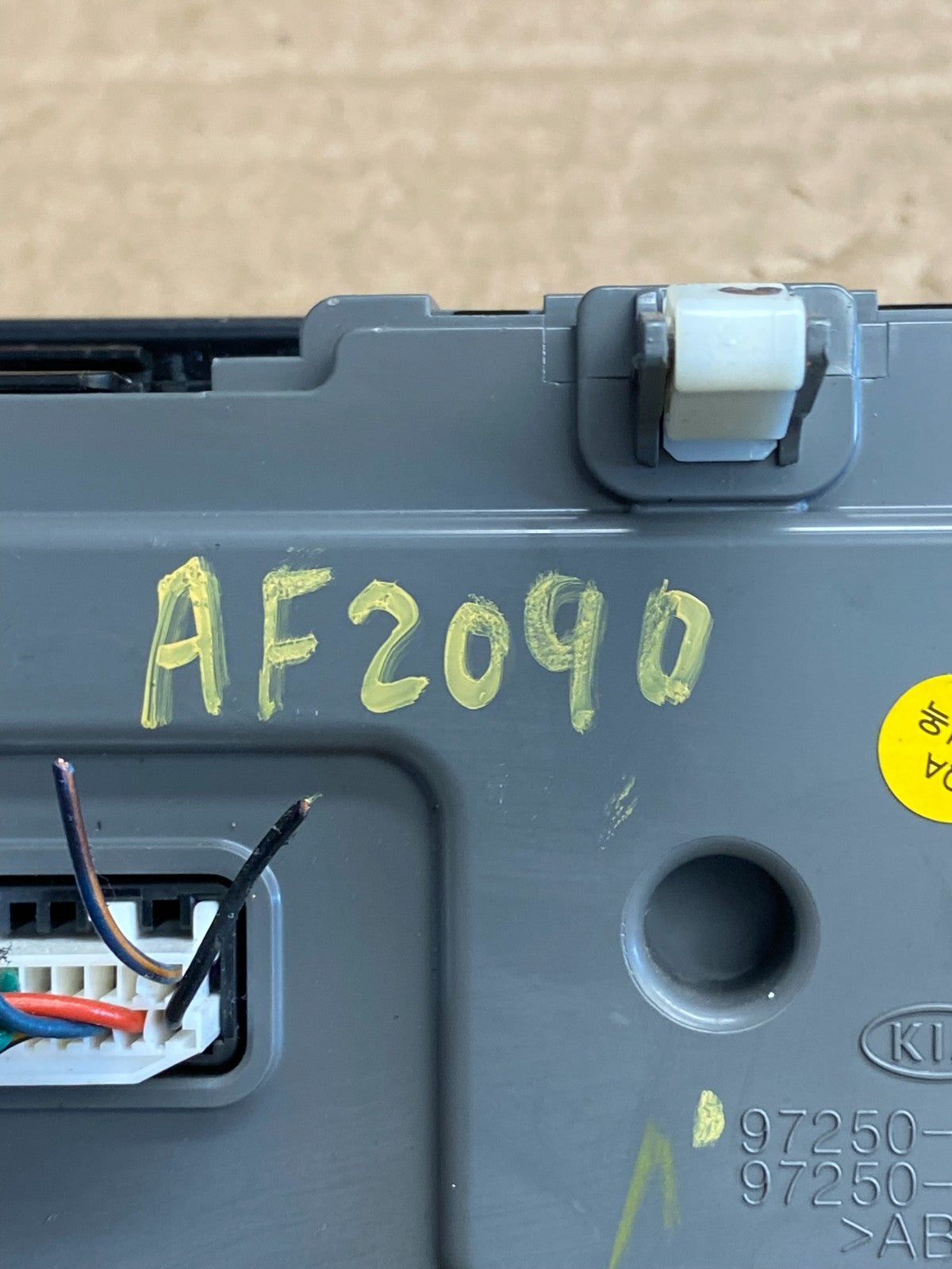 2016 to 2018 Kia Sorento Temperature AC Climate Control 97250-C5XXX AF2090 DW6