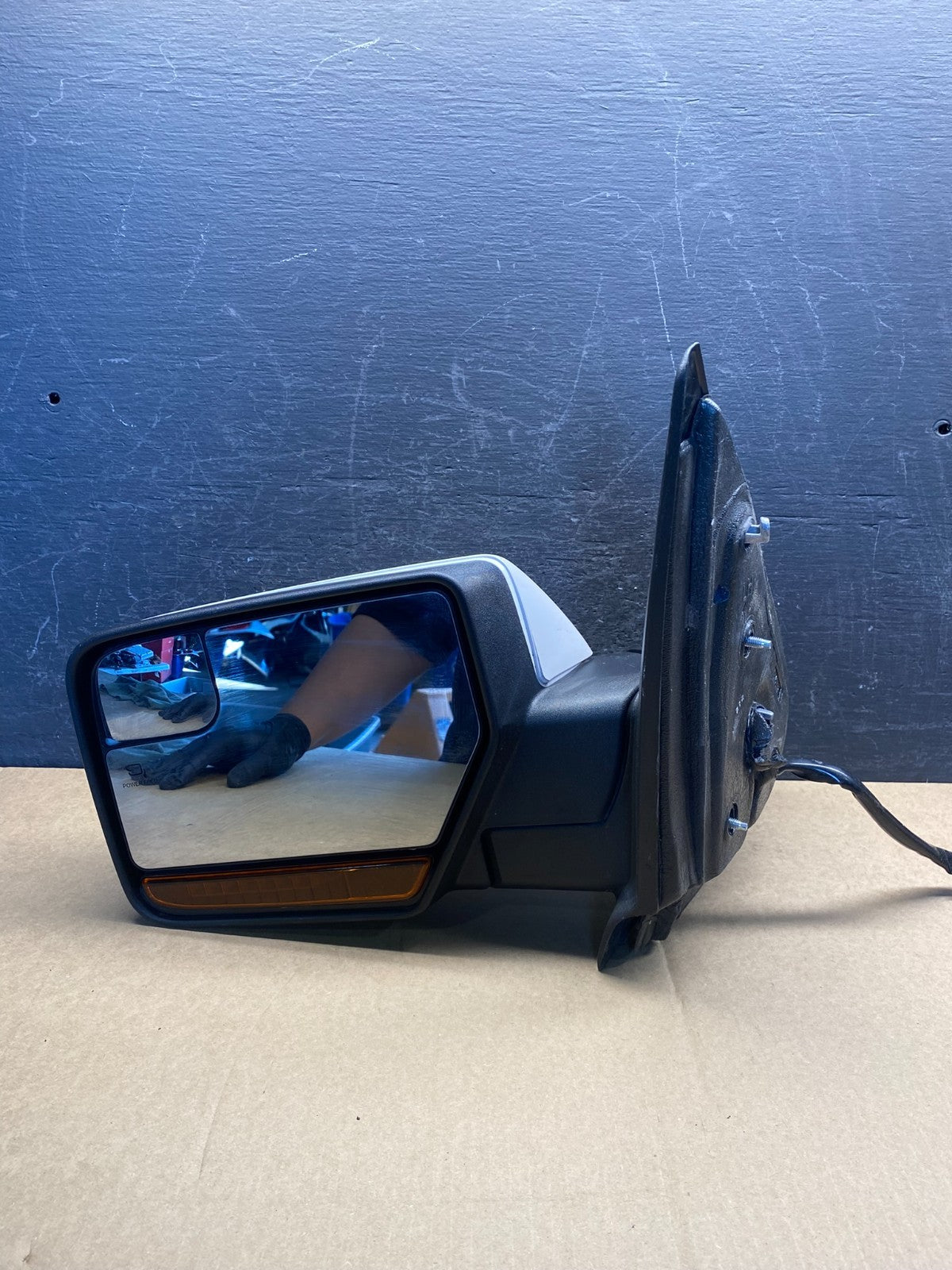 2007-2013 Ford Expedition Left Driver View Door Mirror AG7090 DG9