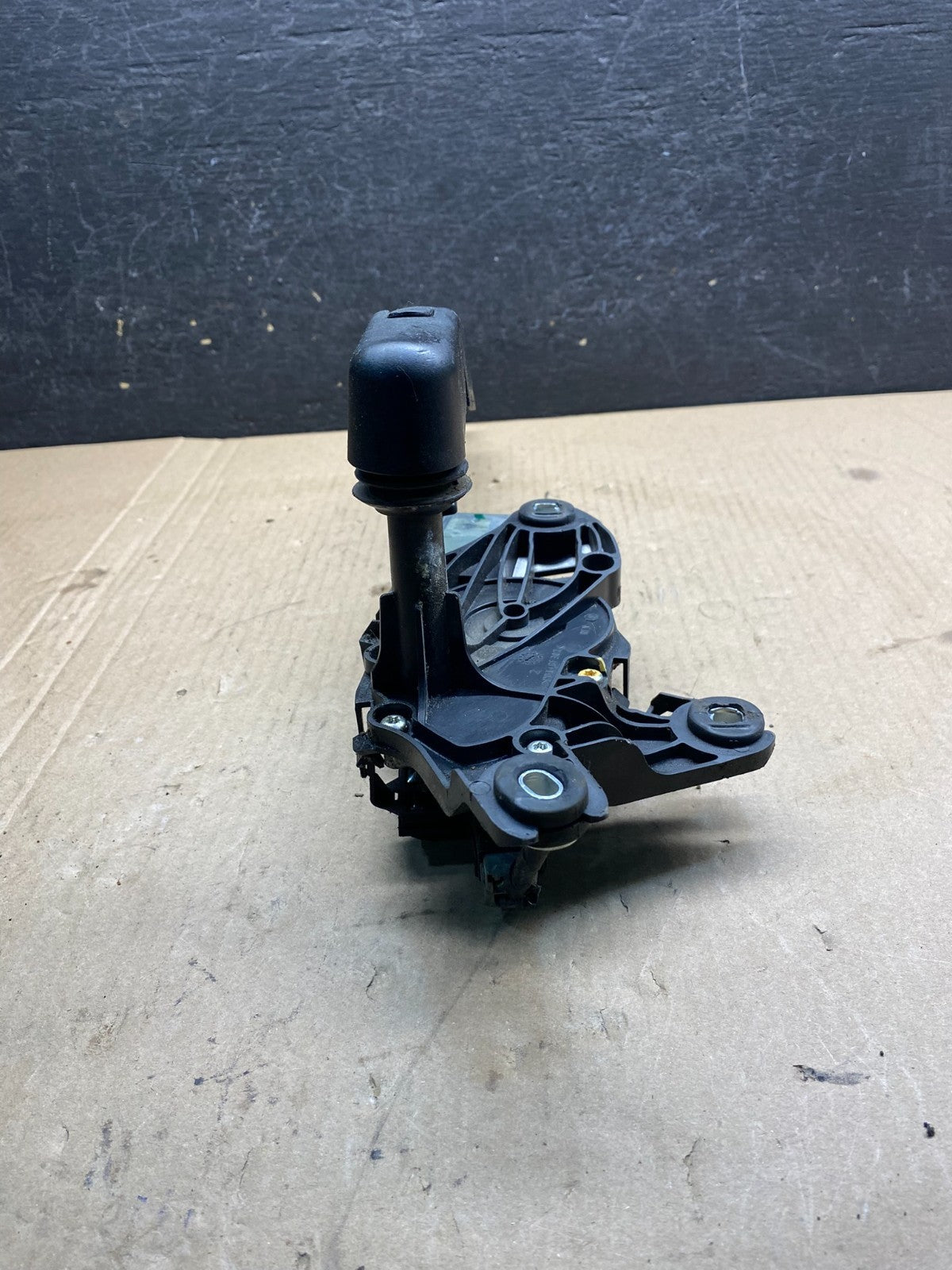 2013 to 2019 Ford Escape Rear Windshield Wiper Motor AG35934