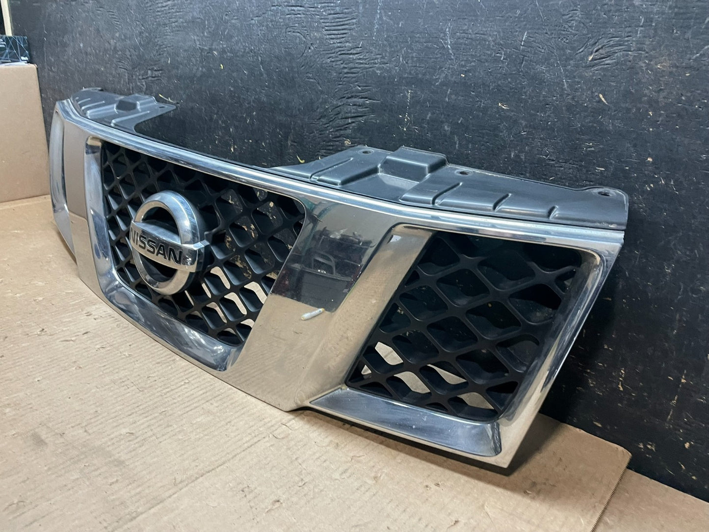 2005 2006 2007 Nissan Pathfinder Chrome Front Upper Grill Grille Oem Y9628 DG1