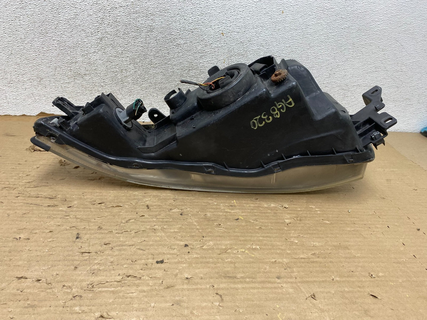 2002 to 2003 Mitsubishi Galant Left Driver LH Side Headlight AG8320 DW10