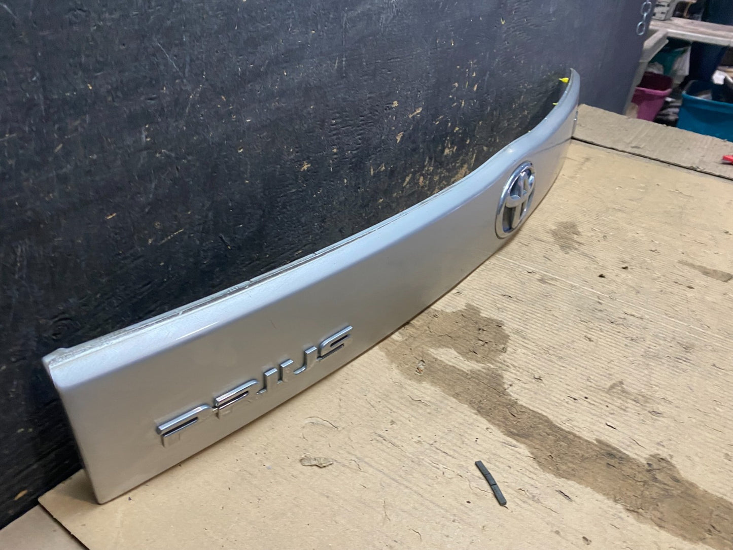 2010 to 2015 Toyota Prius Trunk Rear Tailgate Molding Panel 76801-00900 X3201 DG2