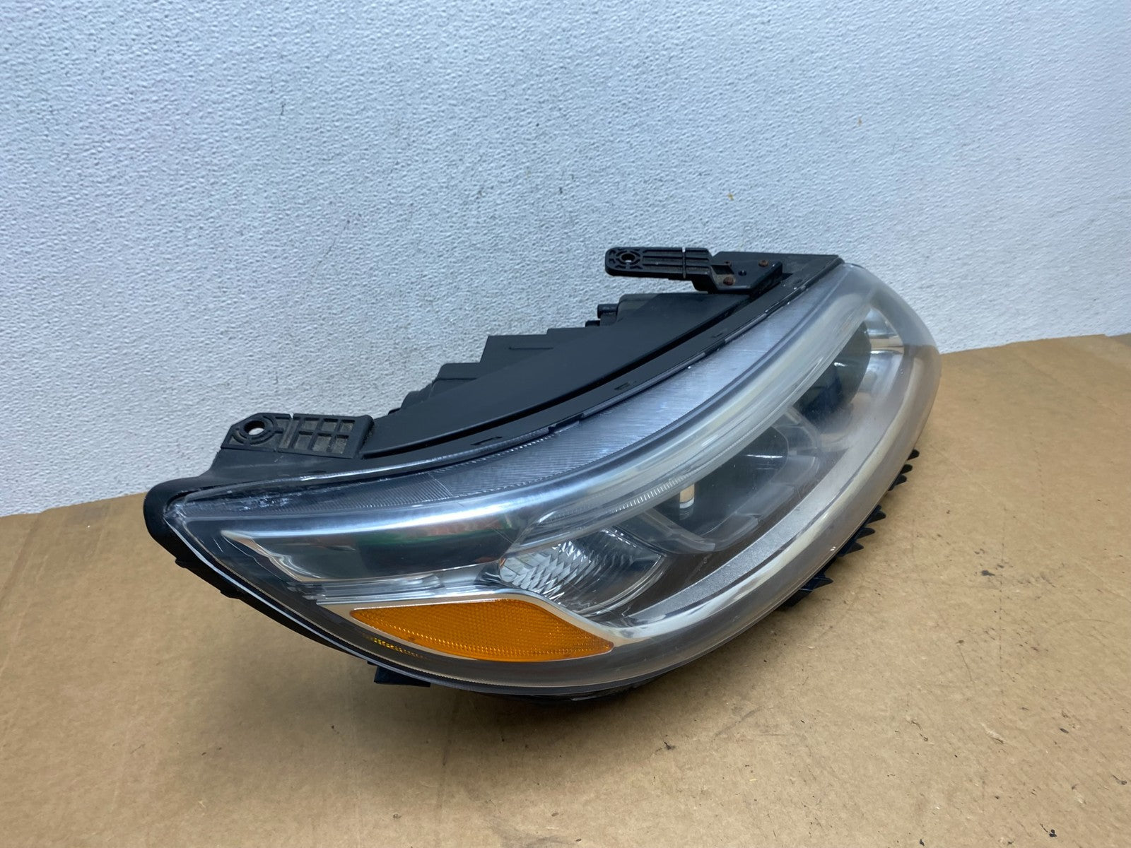 2014 to 2015 Kia Sorento Right Passenger RH Headlight Halogen AE3174 DW2
