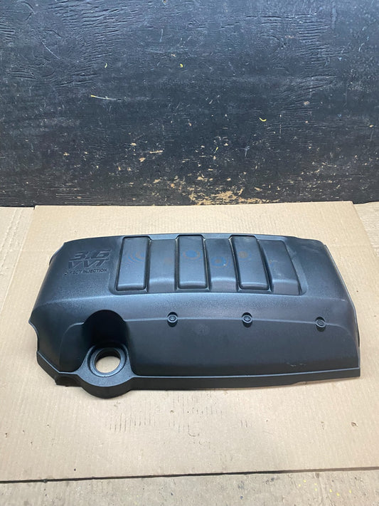 2007 to 2008 GMC Acadia 3.6L VVT Engine Cover Shield W5568 DG0